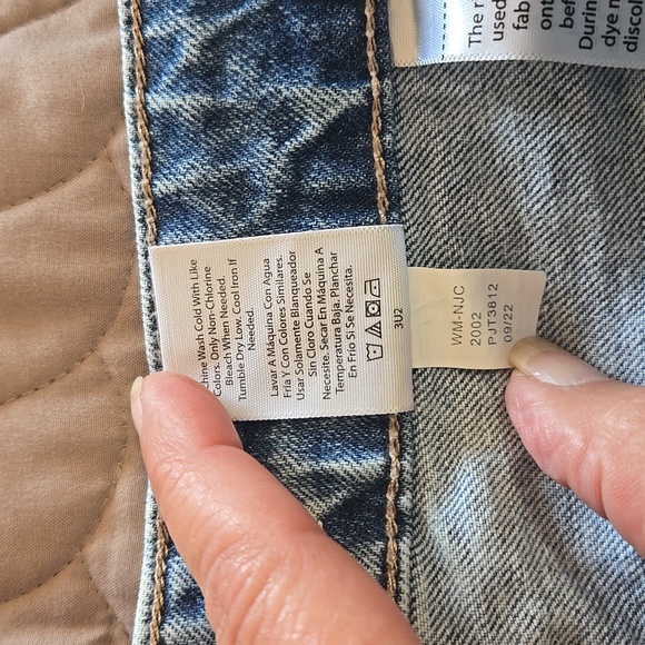 Time and Tru Light Blue Cropped Jeans - Picture 6 of 10